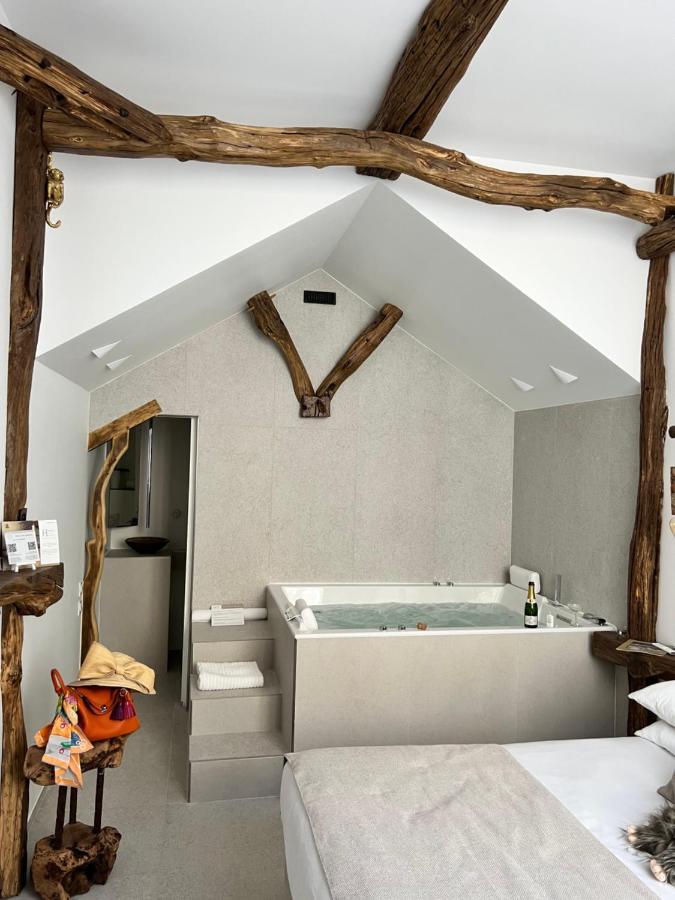 Tamarin & Capucin Suite Balneo Aubagne Exterior foto